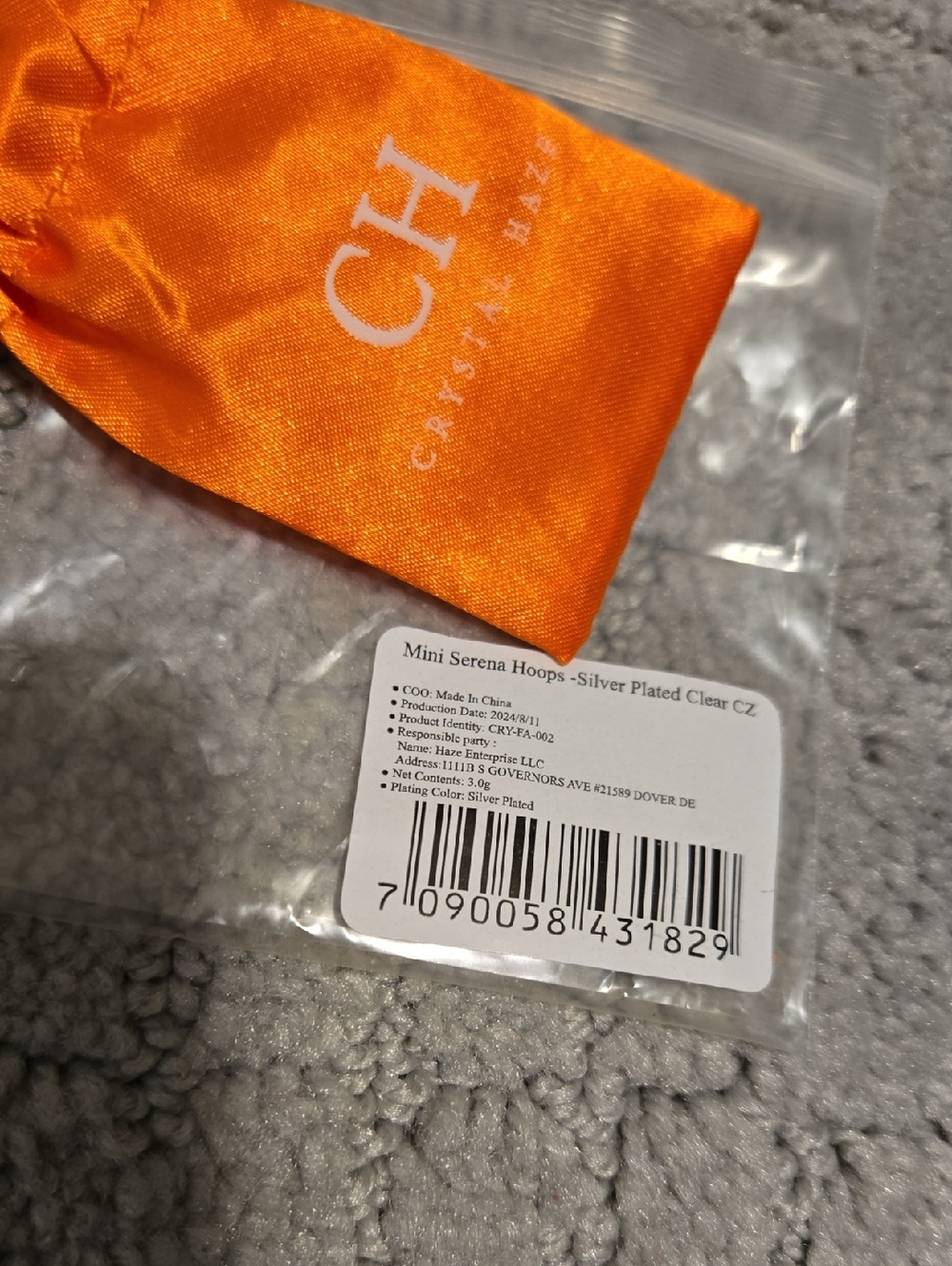 Crystal Haze Serena Hoop Earrings NWT - Picture 5 of 5